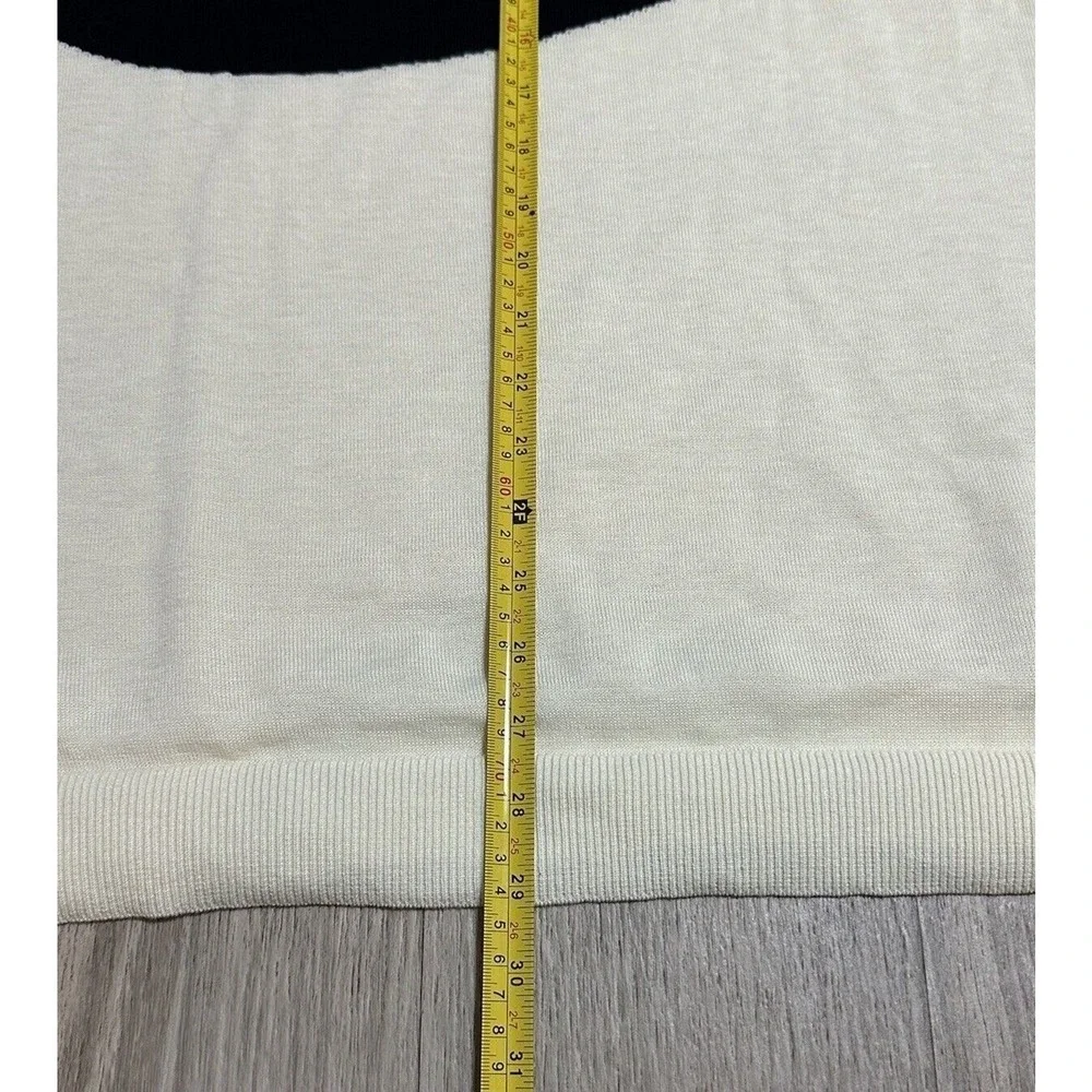 Nike Golf V-Neck Sweater Vest Cream With Black Swoosh Size XL (FD2873-113)